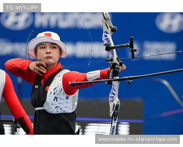 射箭队新人一箭爆靶中心，队长当场震惊